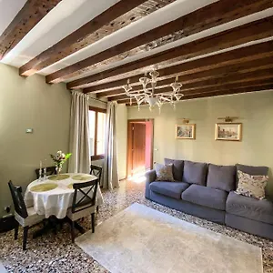 luxury-apartment-5-min-from-san-marco.hotelinveneto.com/