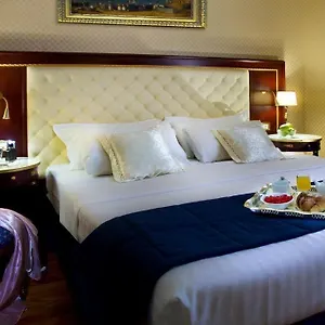 Hotell Mondial ****