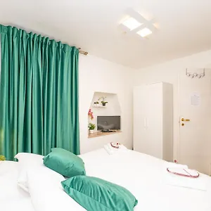  Apartment Isa Sweet